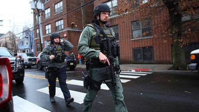 Un policía muere en nuevo tiroteo en ciudad de Estados Unidos
