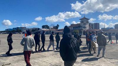 Migración atiende a guatemaltecos retornados de Hermosillo, México