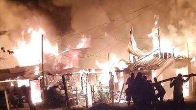 Al menos 12 viviendas fueron consumidas por incendio en Morales, Izabal