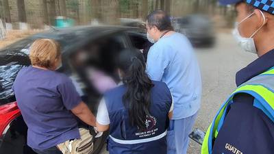 Detienen a dos personas provenientes de Madrid que ingresaron a Guatemala por la vía terrestre