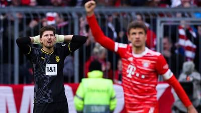 VIDEO: Gregor Kobel comete un garrafal error en el Bayern-Borussia