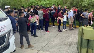 Retornan más de 100 migrantes guatemaltecos rescatados en Veracruz