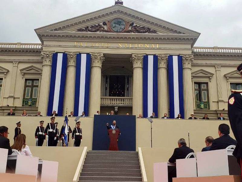 Nayib Bukele asume la presidencia de El Salvador