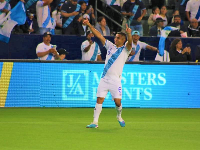 Guatemala triunfa ante Costa Rica con gol de Carlos Mejía