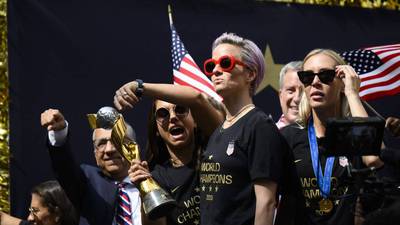 Juez rechaza demanda de igualdad de la Selección Femenina de Futbol de EE. UU.