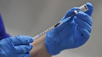 Advierten sobre reacciones alérgicas por vacuna contra el Covid-19