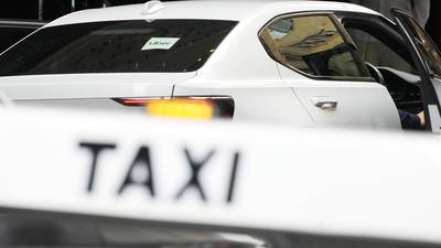 Uber paga suma millonaria para resolver batalla legal con conductores australianos