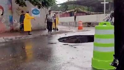 VIDEO. Nuevo agujero en Villa Nueva alerta a vecinos