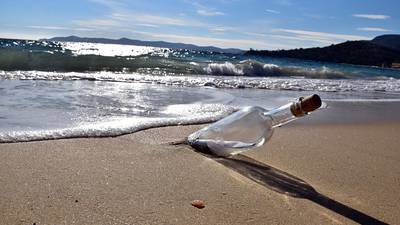 Tras 11 años, encuentran botella con un mensaje que recorrió el océano; ¿qué decía?