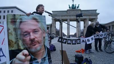 Abogados de Julian Assange demandaron a la CIA y a Mike Pompeo