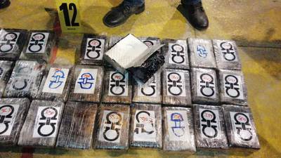 Encuentran 750 paquetes de cocaína en narcoavioneta incinerada