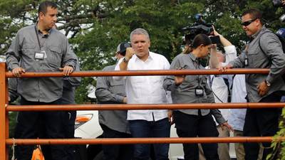 Venezuela acusa al presidente de Colombia de patrocinar asalto a destacamento