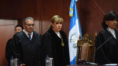 Dina Ochoa declinará como propuesta del presidente Morales a la OEA