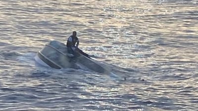 Barco vuelca en las costas de Florida; hay más de 30 desaparecidos