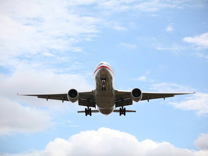 Avión regresa a aeropuerto por amenaza de “bomba” que resultó ser un pañal