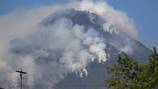 ¡Se reactiva incendio en el volcán de Agua! Conred monitorea nuevos focos de fuego en la zona