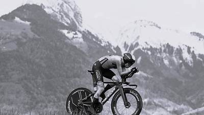 Ciclista Gino Mader fallece tras su caída en la Vuelta a Suiza