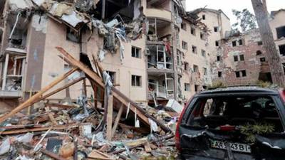 Rusos bombardearon escuela que servía como refugio de ucranianos