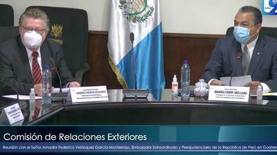 Entregan reconocimiento a embajador del Perú en Guatemala