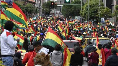 VIDEOS. Miles salen a las calles en Bolivia tras renuncia de Evo Morales
