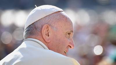 El Papa Francisco reaparece y lamenta abusos en Irlanda