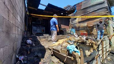 VIDEO. Bomberos hacen oración por víctimas de incendio en Magdalena Milpas Altas