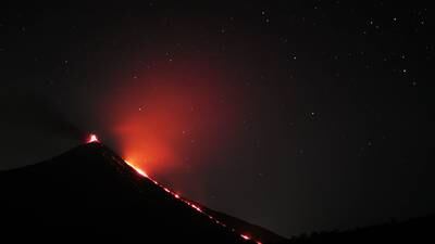 VIDEO. Volcán de Pacaya registra nueva expulsión de lava