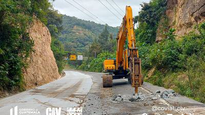 Reportan tráfico lento en cuesta Las Cañas por rehabilitación de carretera