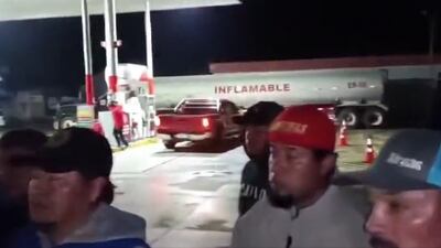 VIDEO. Pobladores ordenan cerrar gasolineras y supermercados en Cantel