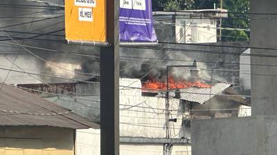 Controlan incendio en un hospital de Coatepeque
