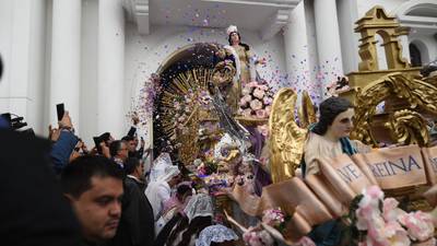 Celebran con fervor y colorido a la Virgen de la Asunción