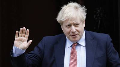 Mejora la salud de Boris Johnson, hospitalizado por coronavirus