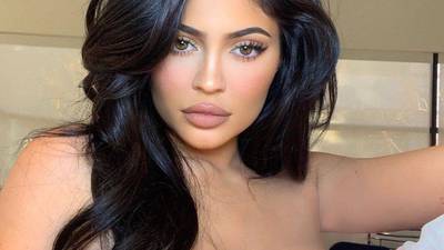 ¡Irreconocible! Captan a Kylie Jenner sin extensiones ni maquillaje y luce distinta