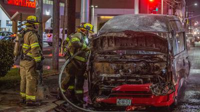 Bloqueos, violencia y quema de vehículos en Tecate, Ensenada, Tijuana y Mexicali
