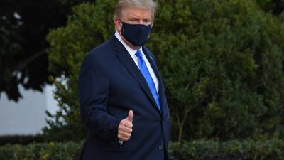 Trump anuncia que saldrá del hospital y pide “no tenerle miedo” al Covid-19