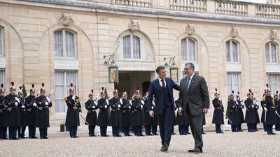 Arévalo se reúne con presidente de Francia, Emmanuel Macron
