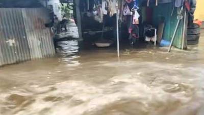Devastadoras imágenes en San Miguel Petapa por el desbordamiento del río Platanitos