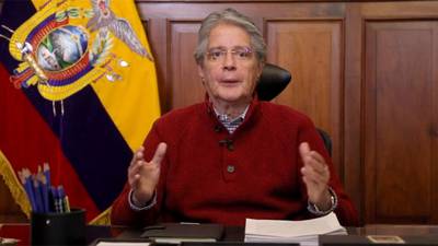 Presidente de Ecuador: "He decidido reducir el precio de la gasolina extra y ecopaís"