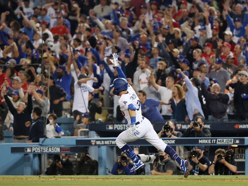 VIDEO. Cuadrangular de Chris Taylor lleva a los Dodgers a la Serie Divisional