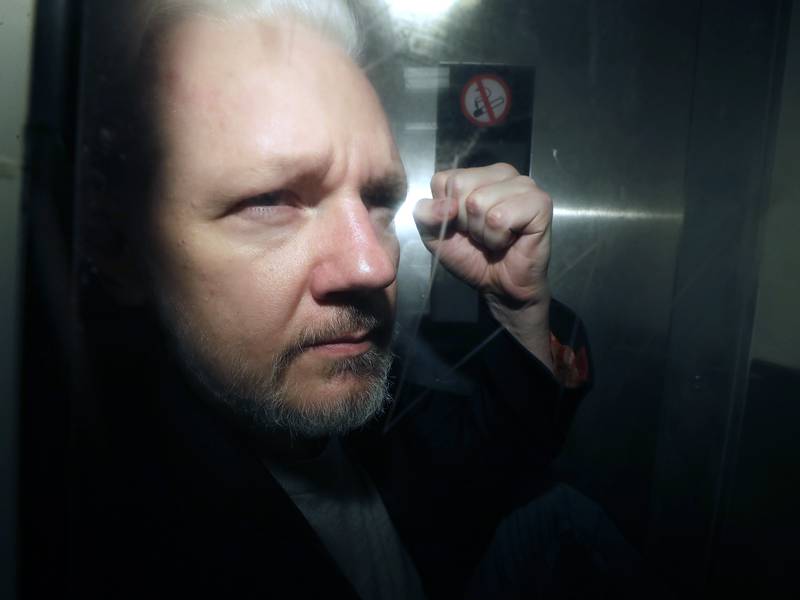Corte ordena retraso de la extradición de Julian Assange, fundador de WikiLeaks