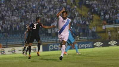 ¡Carlos Ruiz entre los grandes! FIFA reconoce al 'Pescadito' como máximo goleador en Eliminatorias