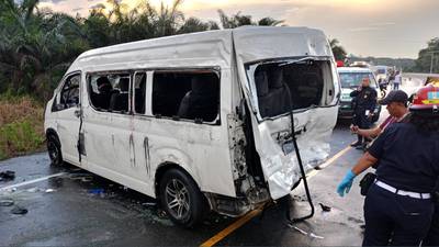 Turistas de El Salvador sufren aparatoso accidente