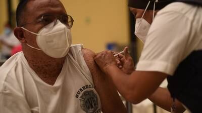 Guatemala no logra alcanzar el 50% de la inmunización contra el COVID-19