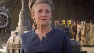 Celebran 40 años de “Star Wars” con emotivas fotos del elenco y Carrie Fisher