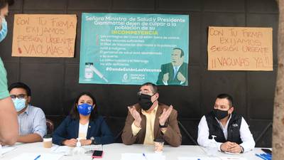 Winaq, UNE, Semilla y URNG se resisten a discutir iniciativa sobre vacunas en el Palacio