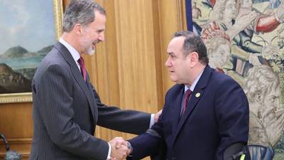 Presidente electo de Guatemala se reúne con el rey de España