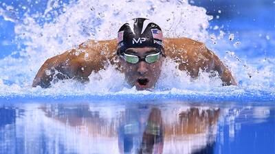 Michael Phelps competirá contra un tiburón