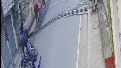 VIDEO. Motorista atropella a vendedor ambulante en Alta Verapaz