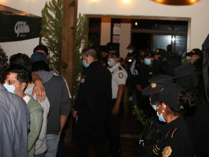 PNC captura a 50 personas por infringir la Ley Seca