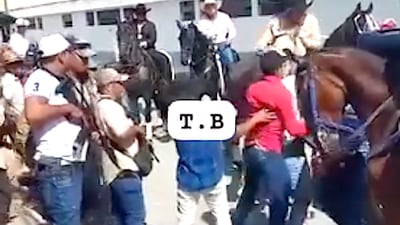 VIDEO. Sujetos armados protagonizan enfrentamiento en desfile hípico de Jalapa